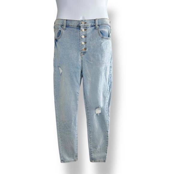 Celebrity Pink “The Spice” Distressed Button-Fly Ankle Jeans - Picture 1 of 2